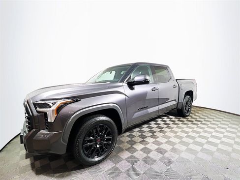 Used 2022 Toyota Tundra SR5 image 4