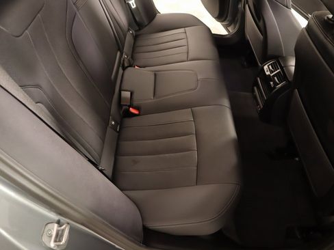 Used 2023 BMW 530e w/ Premium Package image 16