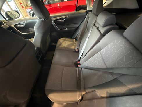 Used 2025 Toyota RAV4 XLE image 12