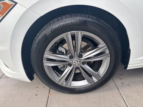 Used 2020 Volkswagen Jetta R-Line w/ R-Line Cold Weather Package image 10