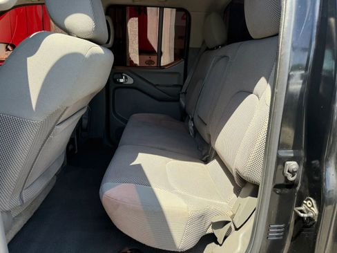 Used 2007 Nissan Frontier LE RWD image 10