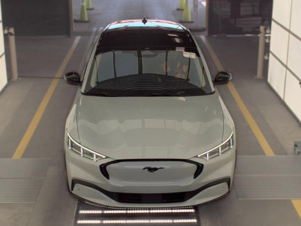 Used 2023 Ford Mustang Mach-E Premium RWD image 3