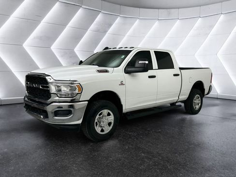 Used 2024 RAM 2500 Tradesman w/ Chrome Appearance Group image 3