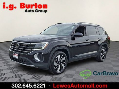 Used 2025 Volkswagen Atlas SE AWD/4WD image 3