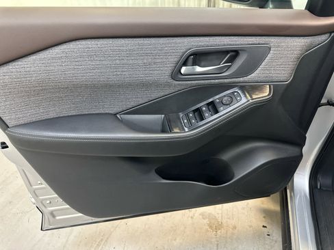 Certified 2022 Nissan Rogue SV image 25