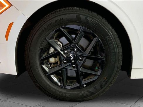 Certified 2025 Kia K5 LXS FWD image 9