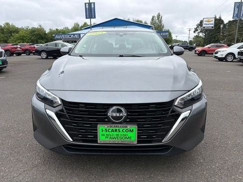Used 2025 Nissan Sentra SV FWD image 11