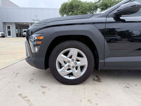 Used 2025 Hyundai Kona SE FWD image 9