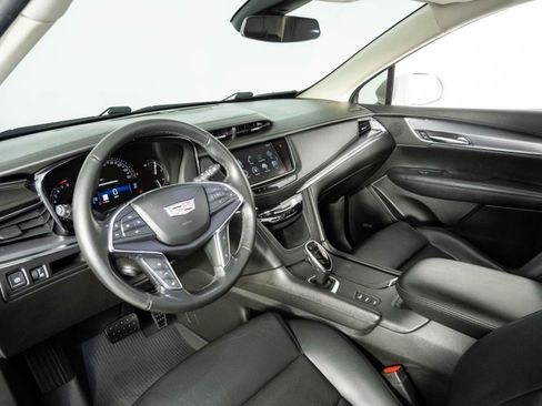 Used 2019 Cadillac XT5 Premium Luxury AWD/4WD image 4