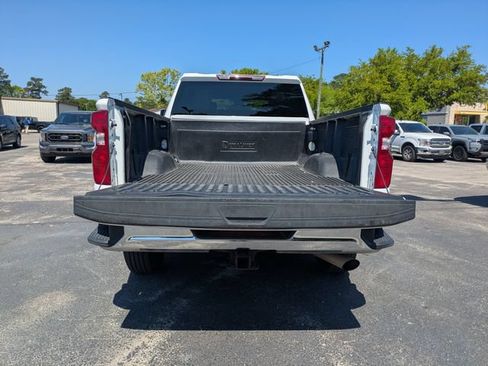 Used 2024 Chevrolet Silverado 2500 LT AWD/4WD image 12