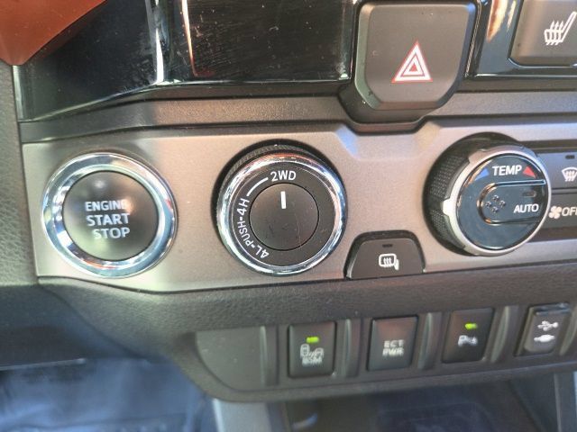 Used 2016 Toyota Tacoma TRD Off-Road AWD/4WD image 10
