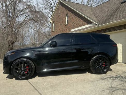 Used 2024 Land Rover Range Rover Sport Dynamic SE image 2