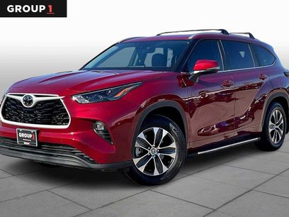 Used 2025 Toyota Highlander XLE