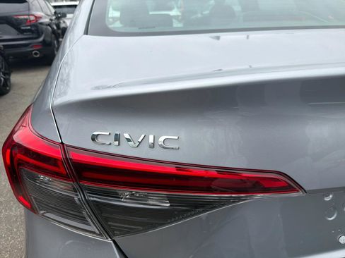 Used 2023 Honda Civic Sport image 9