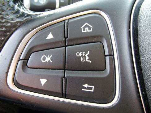 Used 2017 Mercedes-Benz C 300 4MATIC Sedan image 29