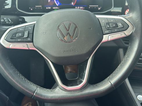 Used 2025 Volkswagen Jetta SE FWD image 12