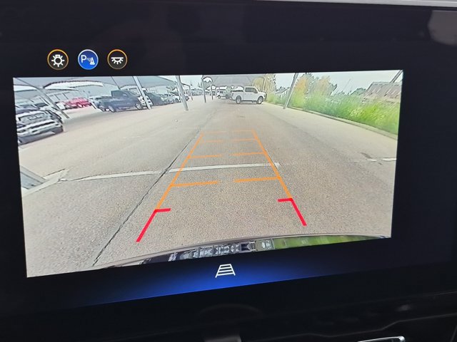 Used 2026 Chevrolet Equinox LT AWD/4WD image 14