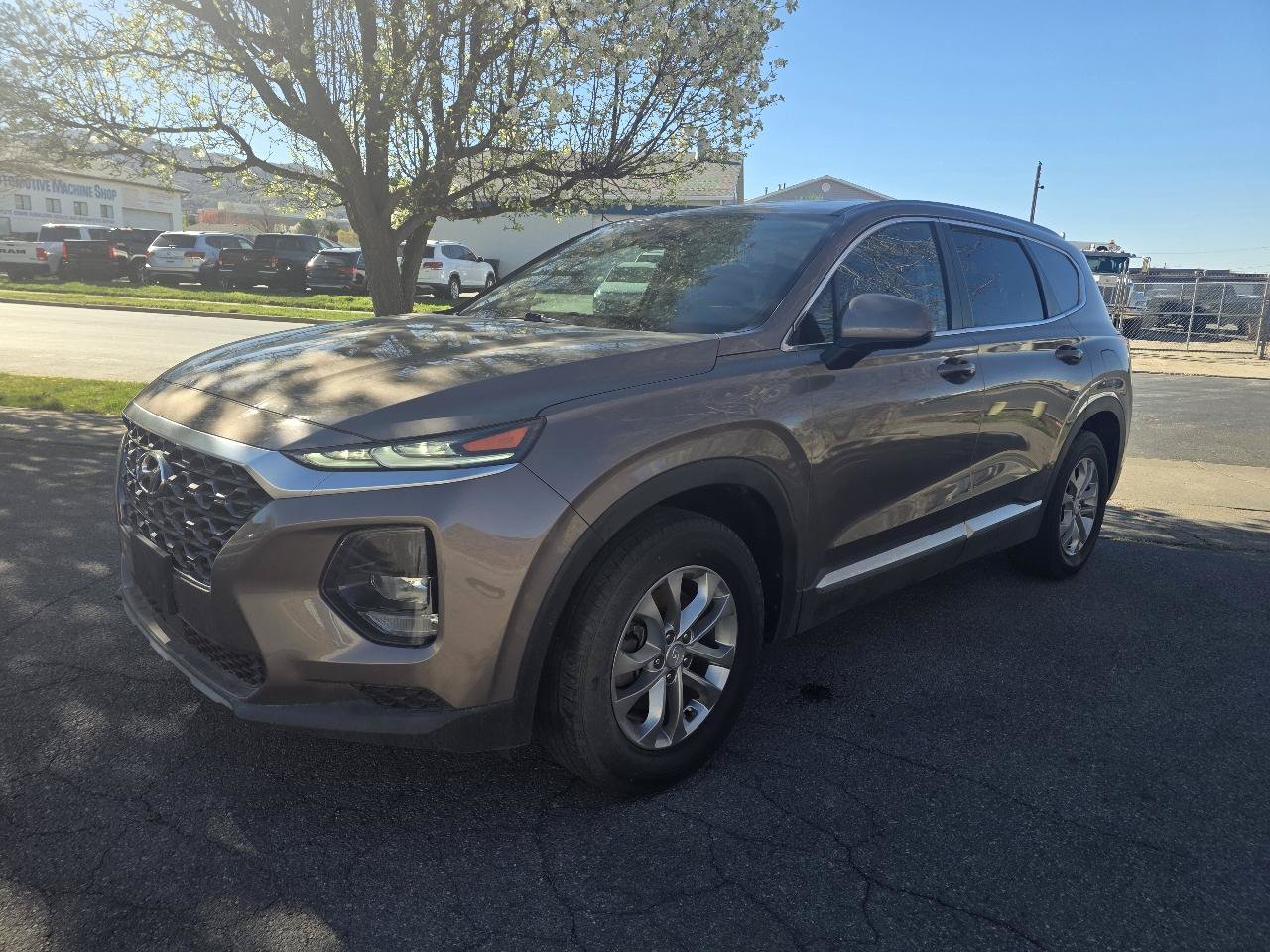 Used 2019 Hyundai Santa Fe SE AWD/4WD image 2