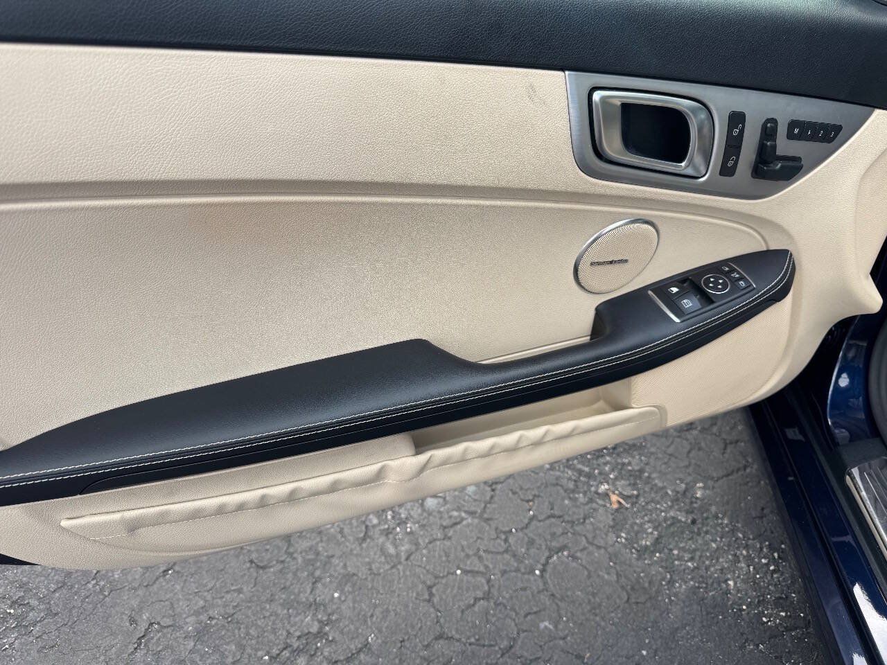 Used 2014 Mercedes-Benz SLK 250 w/ Premium Package image 4
