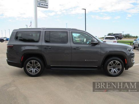 Used 2024 Jeep Wagoneer Series II AWD/4WD image 7
