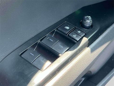 Used 2025 Toyota Camry XLE image 21