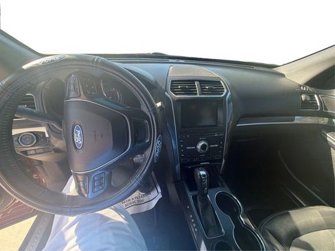 Used 2016 Ford Explorer Limited image 22