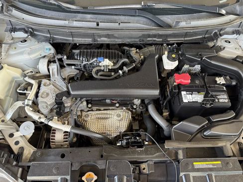 Used 2020 Nissan Rogue S image 23