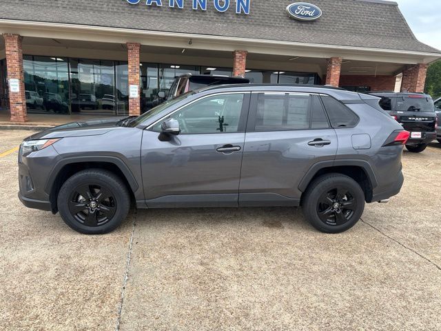 Used 2025 Toyota RAV4 XLE FWD image 2