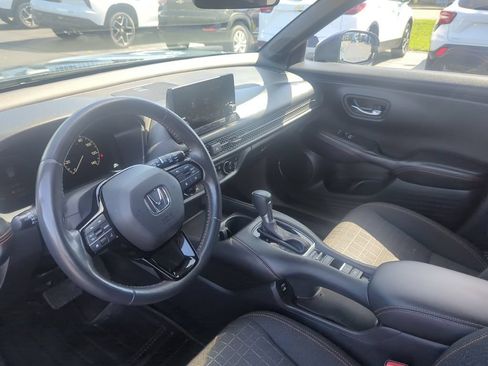 Used 2025 Honda HR-V Sport image 19
