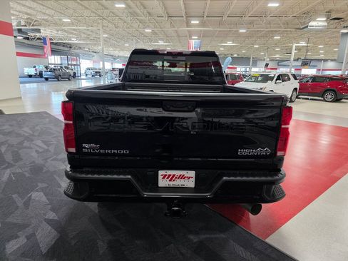 Certified 2025 Chevrolet Silverado 3500 High Country w/ High Country Premium Package AWD/4WD image 5