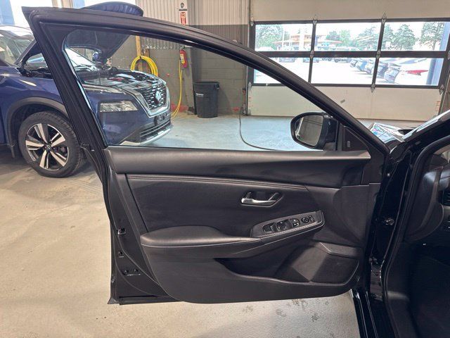 Used 2025 Nissan Sentra SV FWD image 9