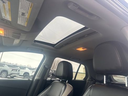 Used 2018 Chevrolet Trax Premier w/ Midnight Edition image 23