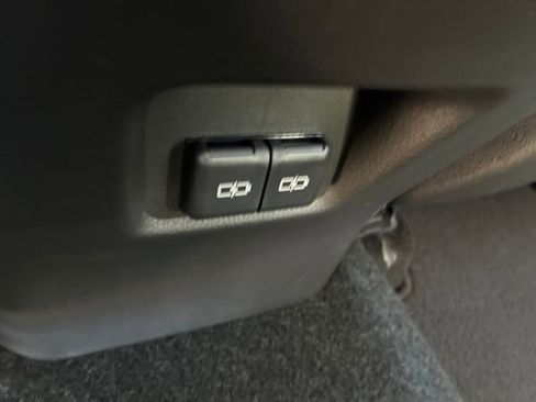 New 2025 Toyota RAV4 XLE image 28