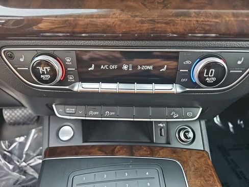 Used 2019 Audi Q5 2.0T Premium image 23