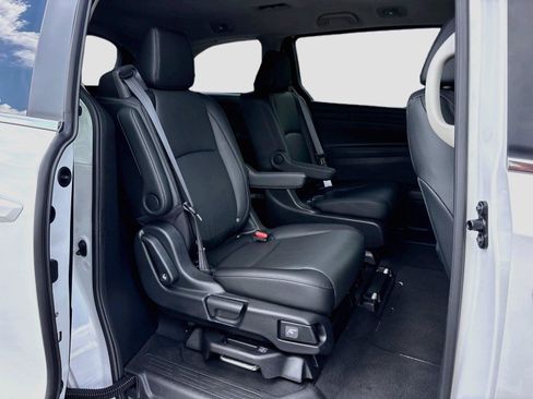 Certified 2026 Honda Odyssey EX-L image 32