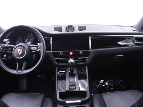 Certified 2024 Porsche Macan AWD/4WD image 19