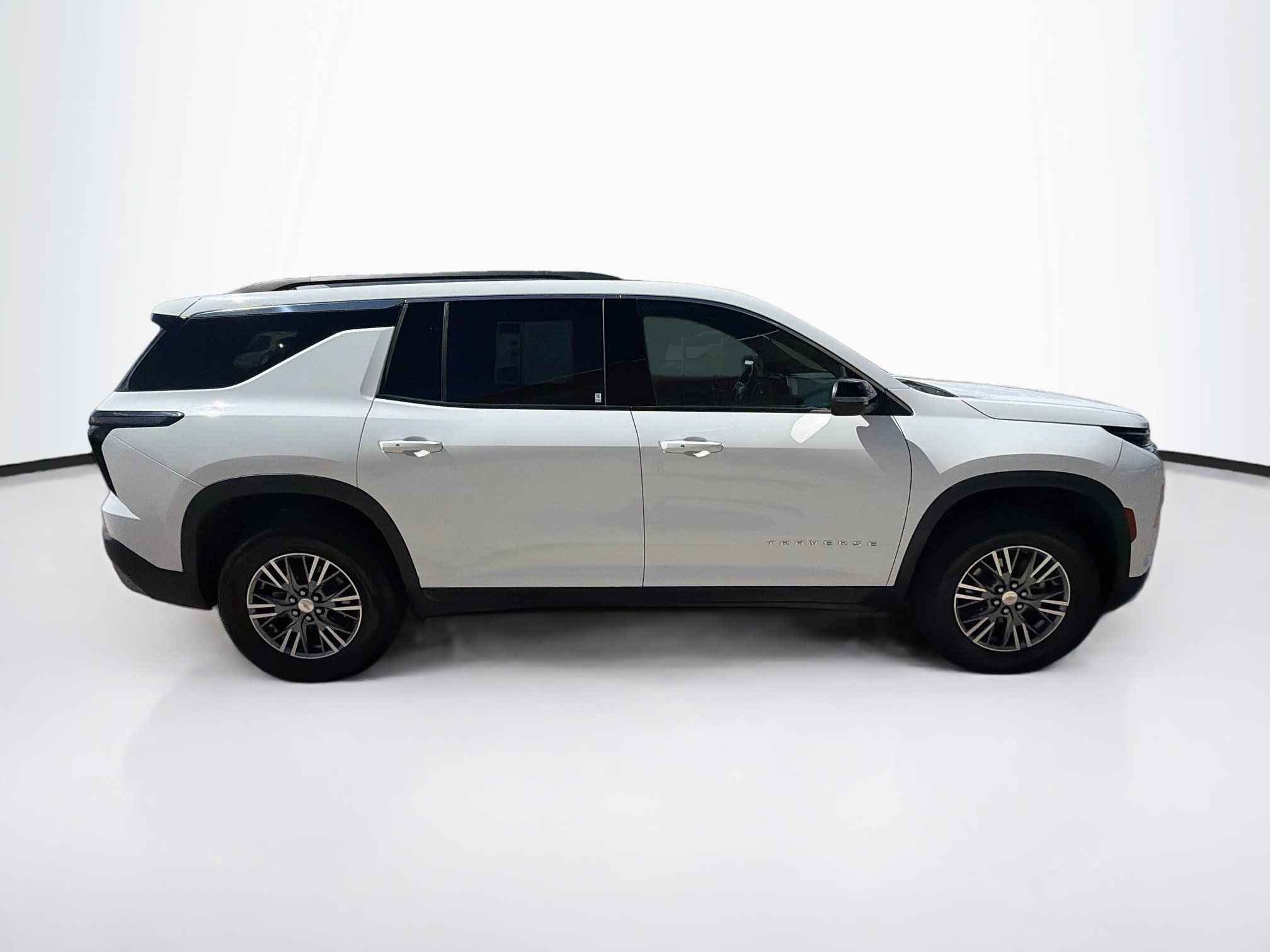 Used 2025 Chevrolet Traverse LT AWD/4WD image 10
