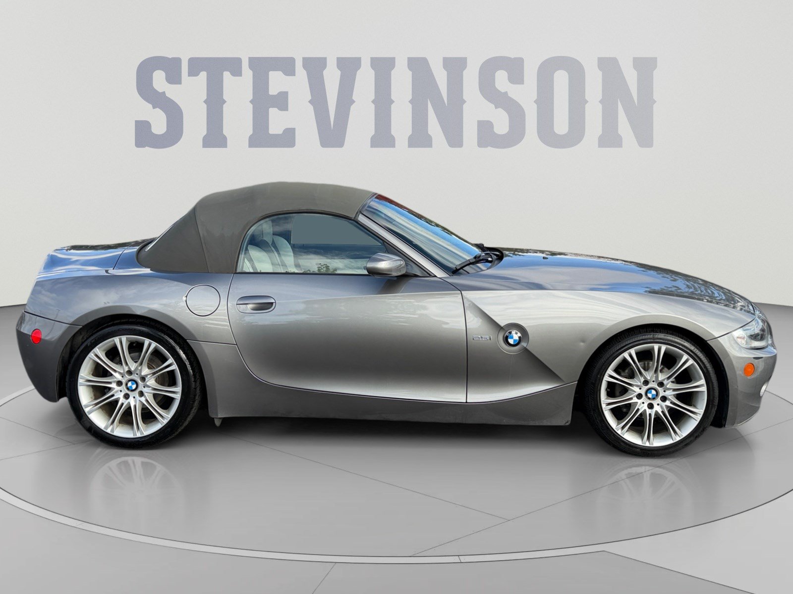 Used 2005 BMW Z4 2.5i RWD image 6