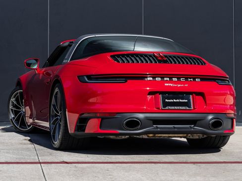 Certified 2024 Porsche 911 Targa 4 image 3