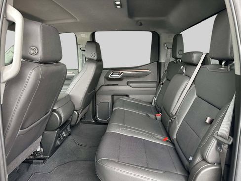 Used 2025 GMC Sierra 1500 SLT AWD/4WD image 11