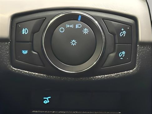 Used 2017 Ford Explorer XLT w/ Equipment Group 202A AWD/4WD image 20