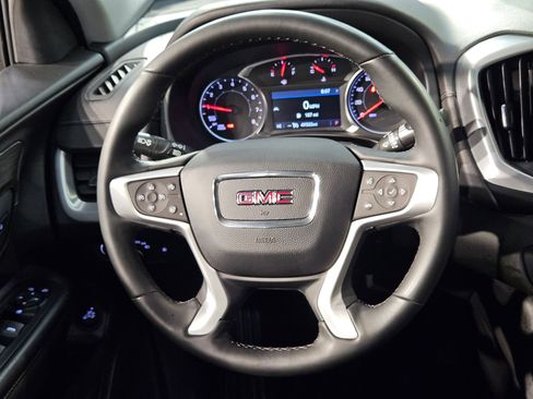 Used 2024 GMC Terrain SLT image 25