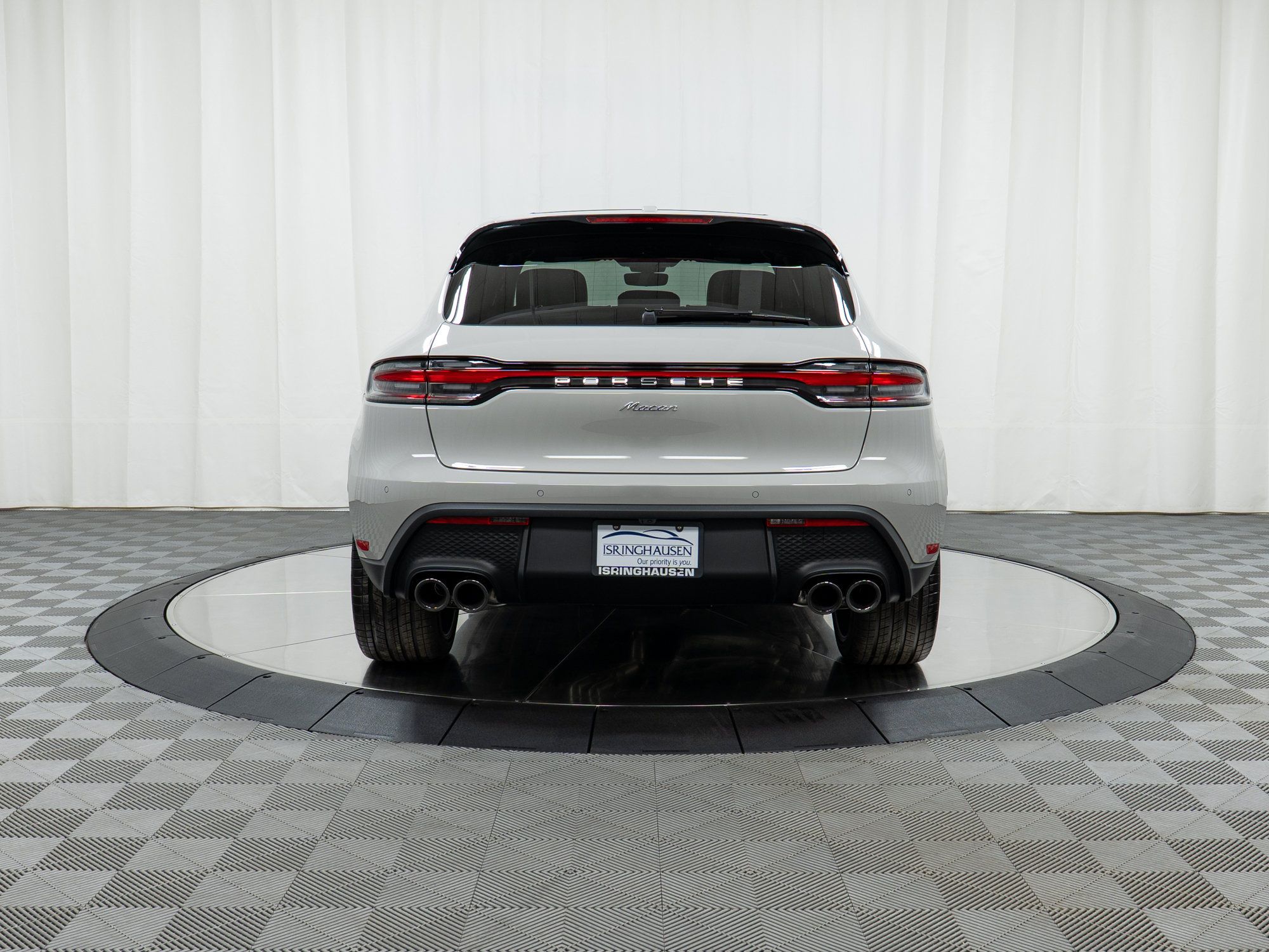 Certified 2025 Porsche Macan AWD/4WD image 6