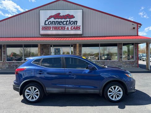 Used 2019 Nissan Rogue Sport S w/ Appearance Package image 3