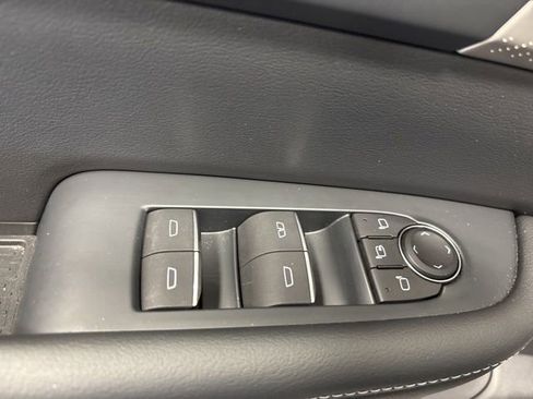 Used 2025 Buick Enclave Avenir w/ Super Cruise Package image 45