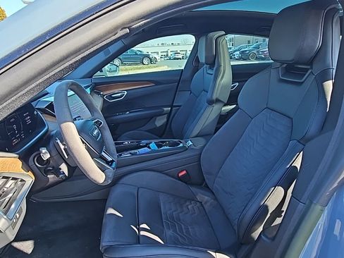 Used 2023 Audi e-tron GT Premium Plus image 3