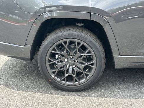 New 2026 Jeep Grand Cherokee L Summit AWD/4WD image 17