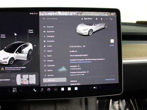 Used 2023 Tesla Model 3 Standard Range image 11