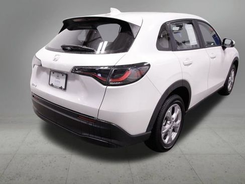 Certified 2025 Honda HR-V LX image 6