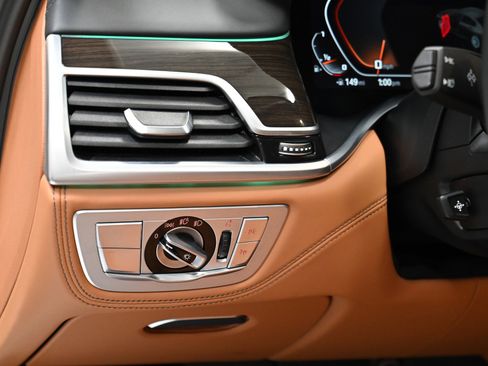 Used 2022 BMW M760i xDrive w/ Luxury Rear Seating Package image 48